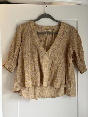 Urban Outfitters Floral Print V-Neck Blouse with Smocked Sleeves